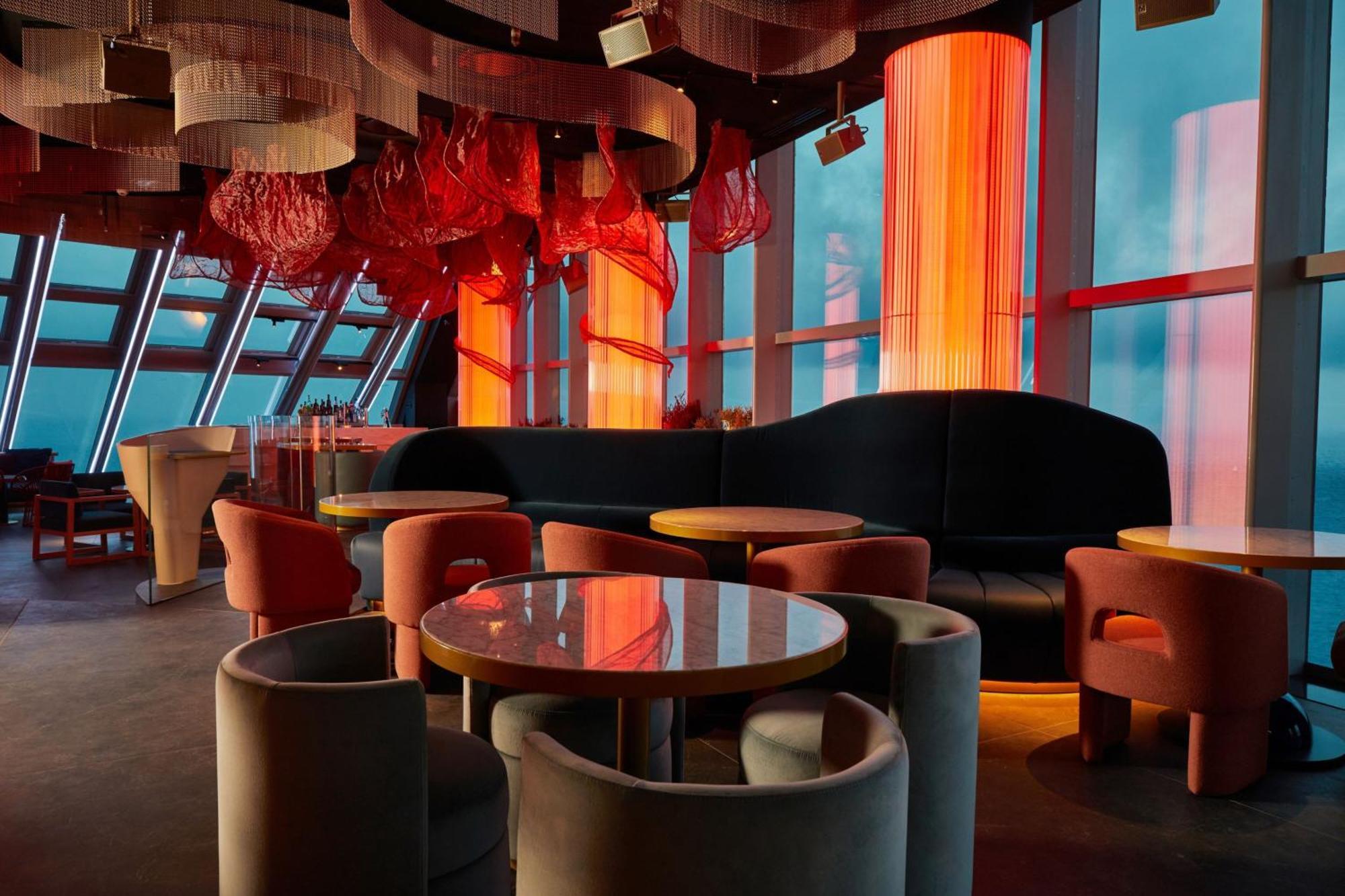 Hotel W Barcellona Esterno foto The interior of the bar