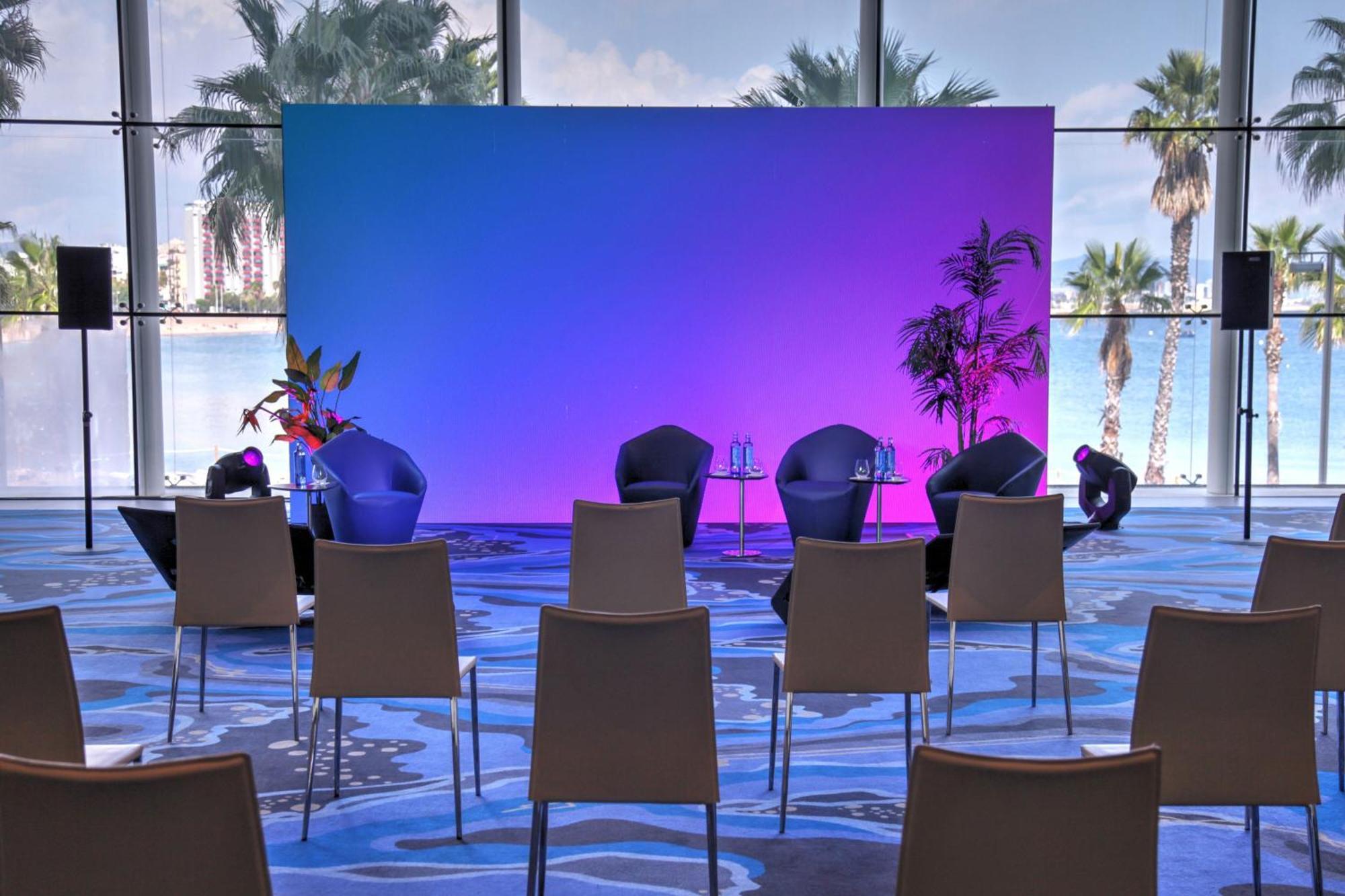 Hotel W Barcellona Esterno foto The stage of the 2018 World Economic Forum