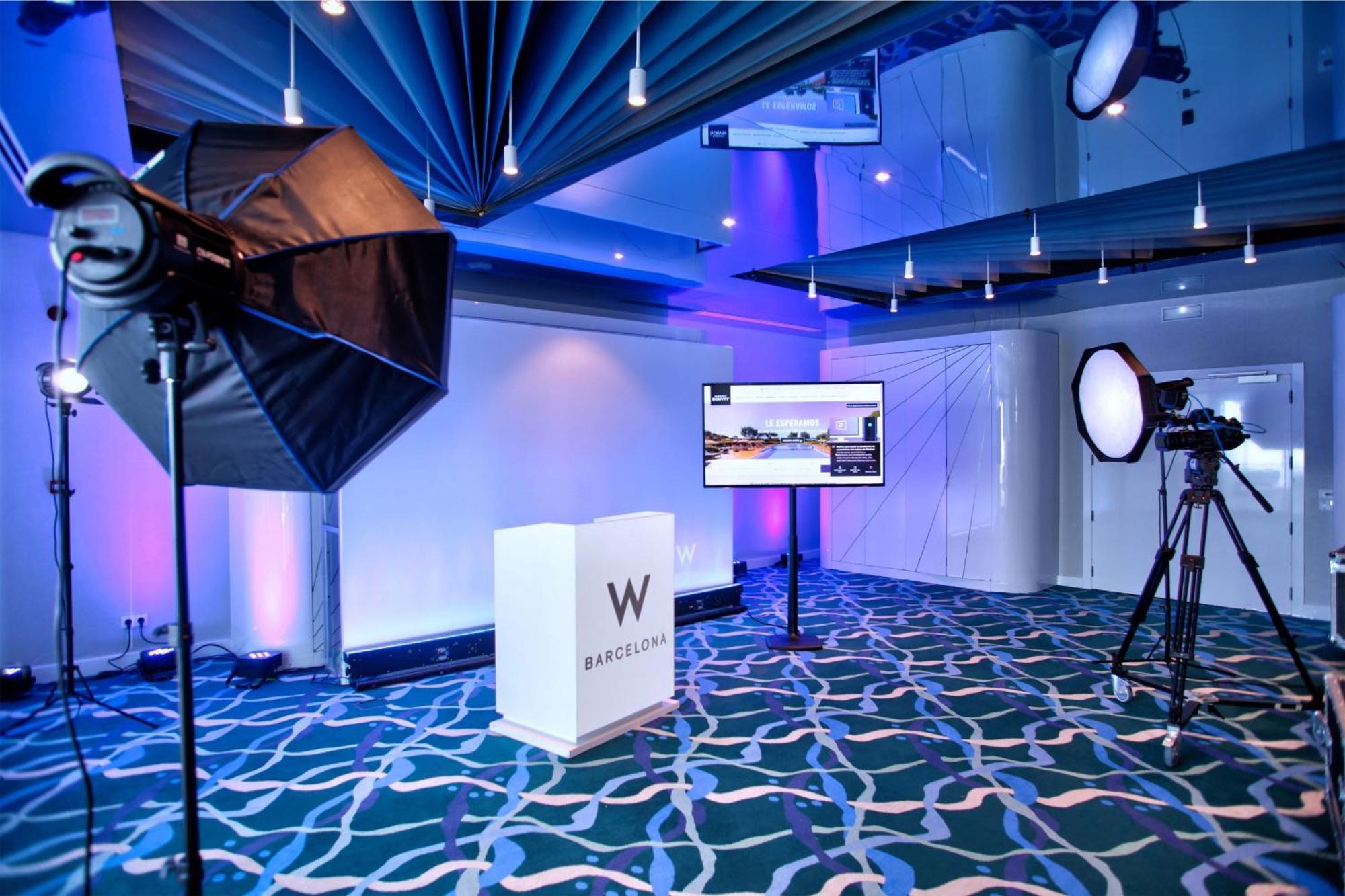 Hotel W Barcellona Esterno foto A photography studio