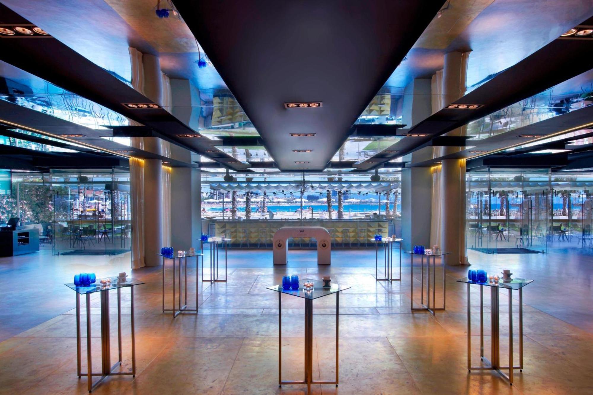 Hotel W Barcellona Esterno foto The interior of the terminal