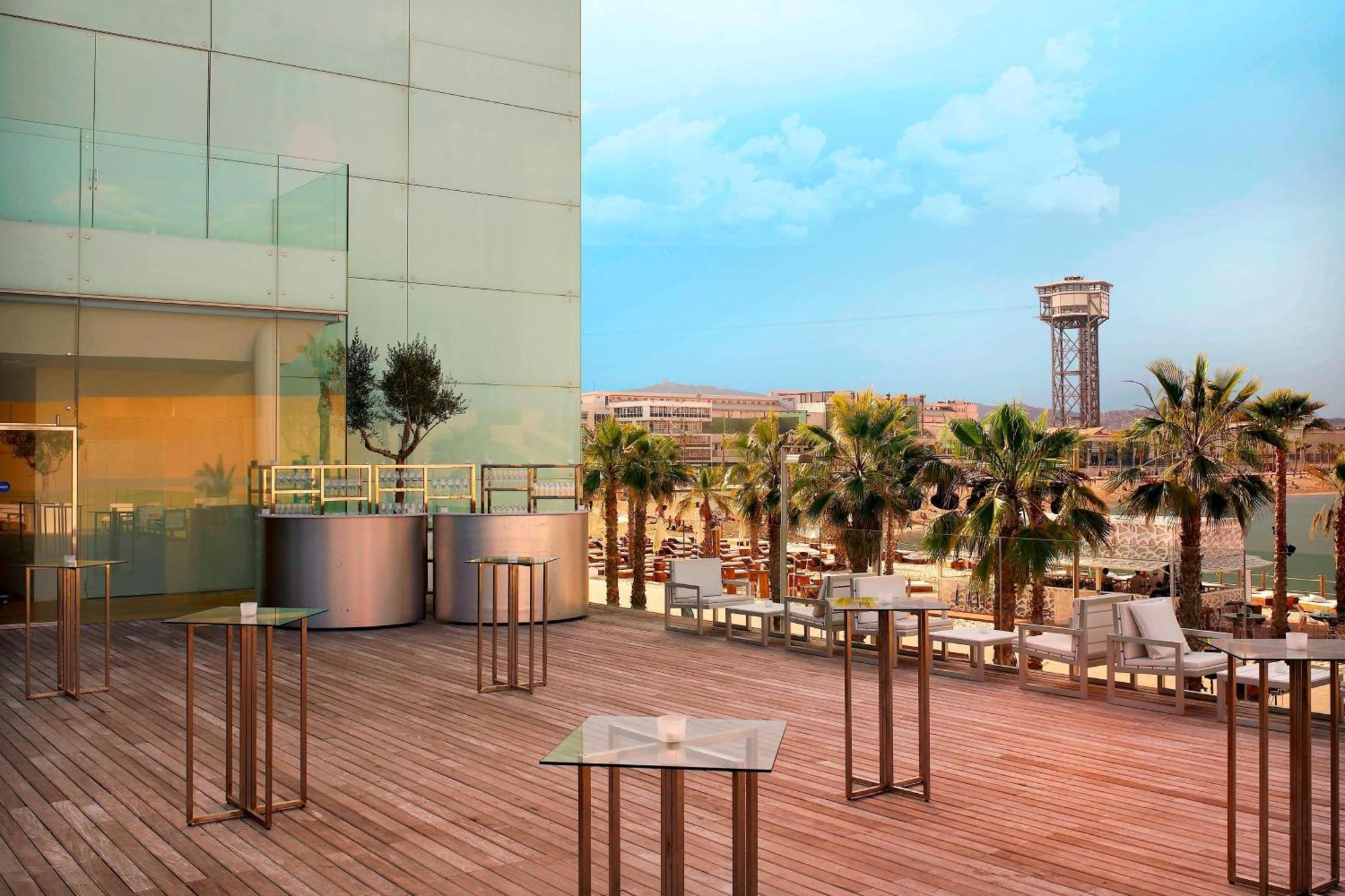 Hotel W Barcellona Esterno foto The hotel's rooftop terrace
