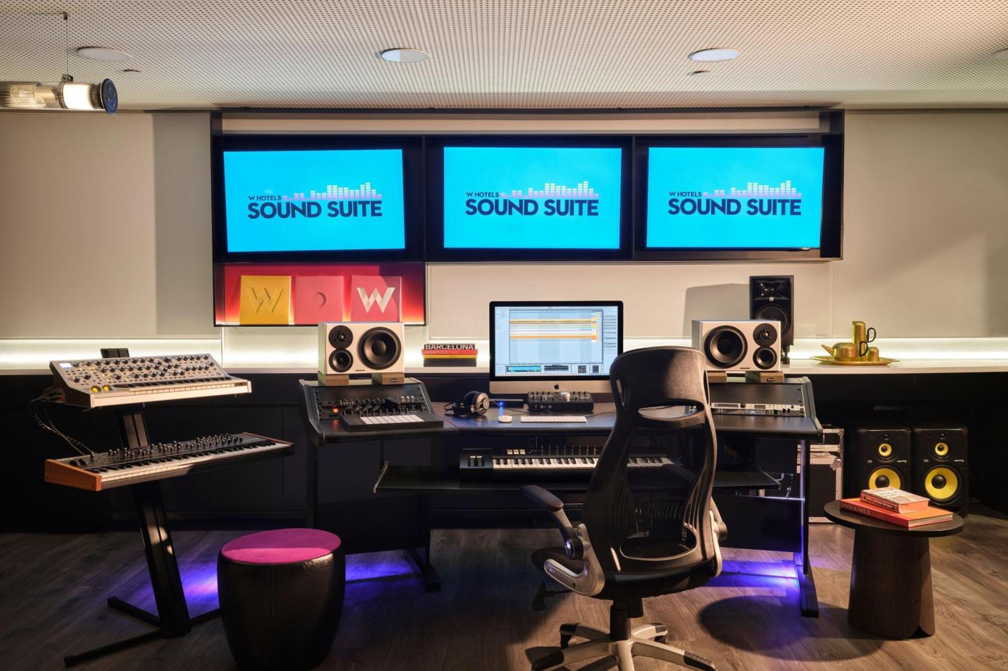 Hotel W Barcellona Esterno foto The Sound Suite at BBC Radio 2