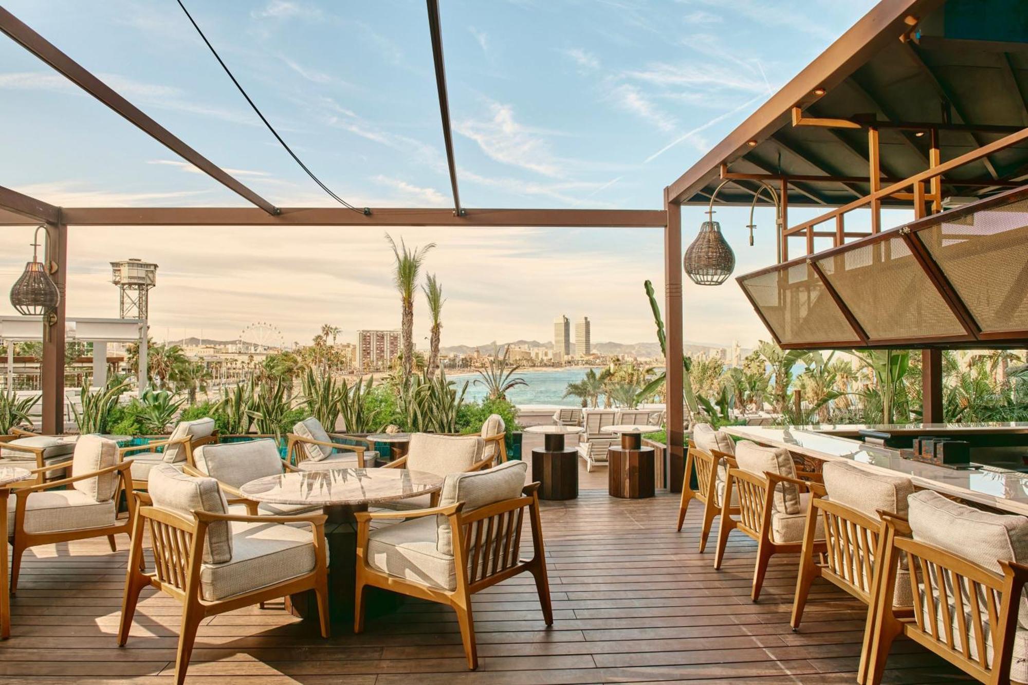 Hotel W Barcellona Esterno foto The rooftop bar at the hotel