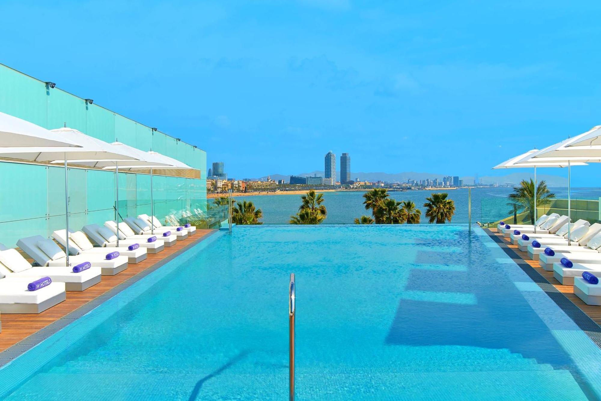 Hotel W Barcellona Esterno foto The rooftop pool at the W Barcelona