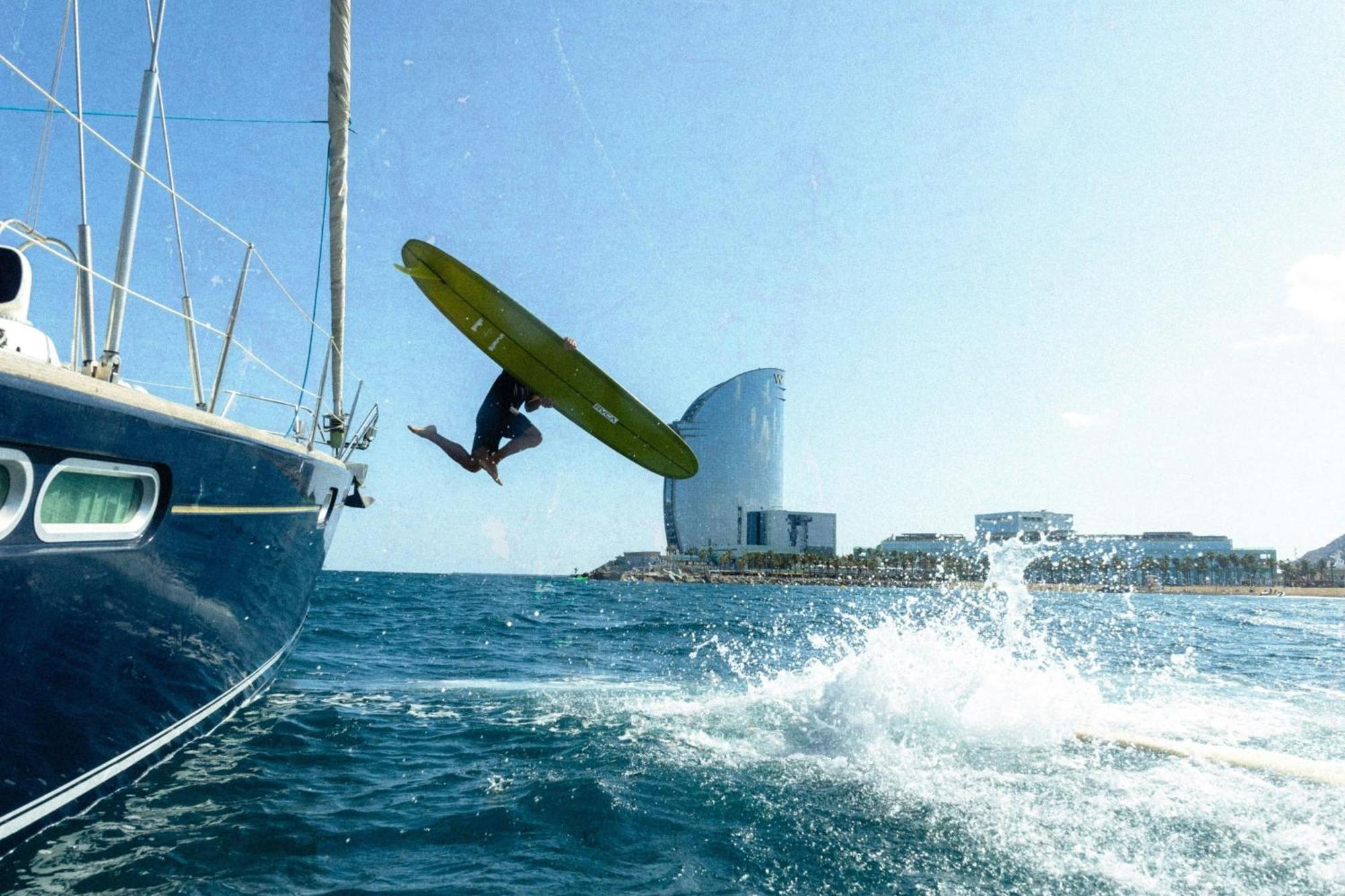 Hotel W Barcellona Esterno foto A surfer on a foil