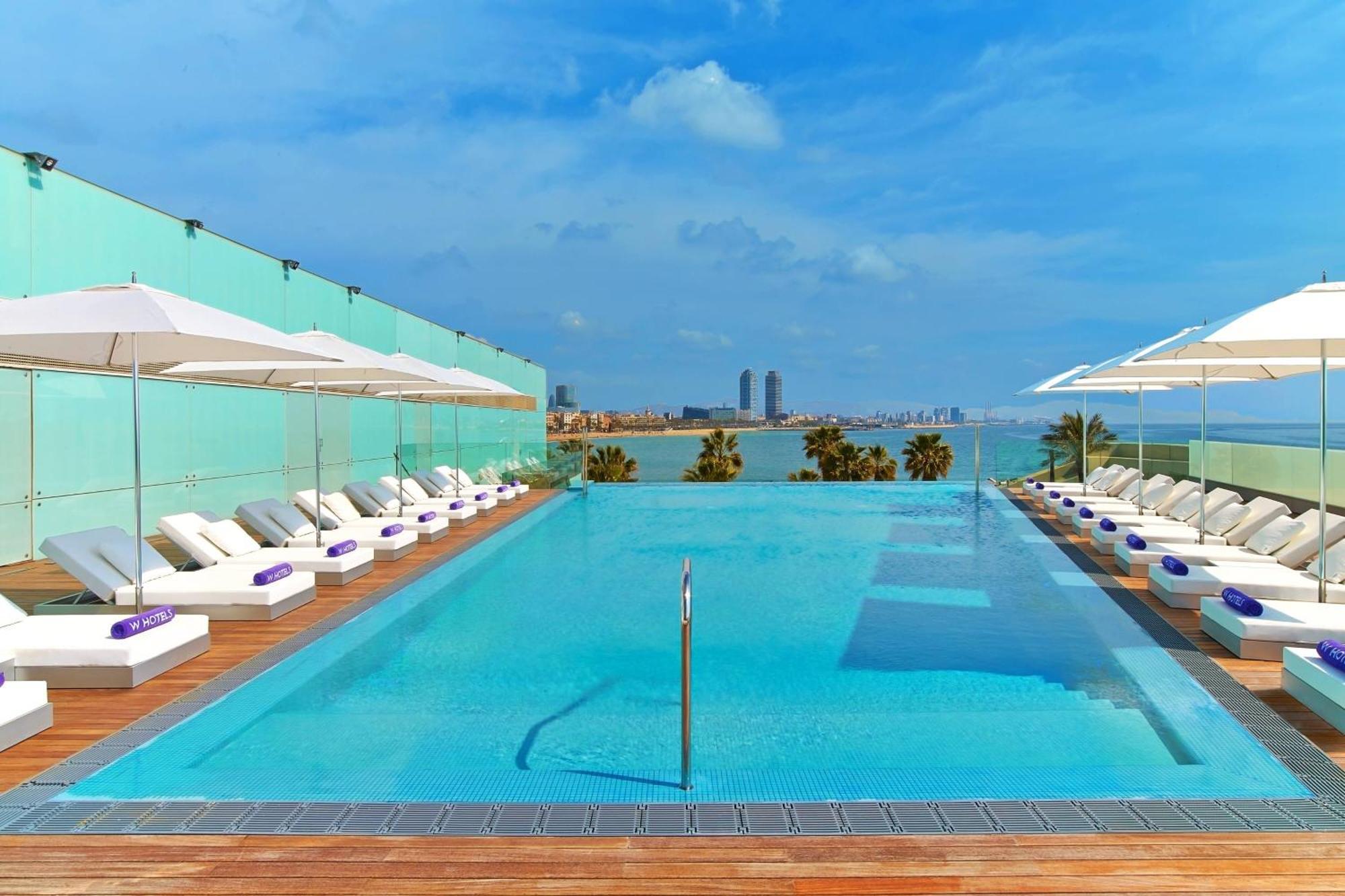 Hotel W Barcellona Esterno foto Rooftop pool at the W Barcelona